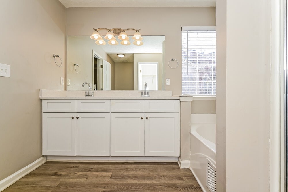 Building Photo - 654 Highpoint Way