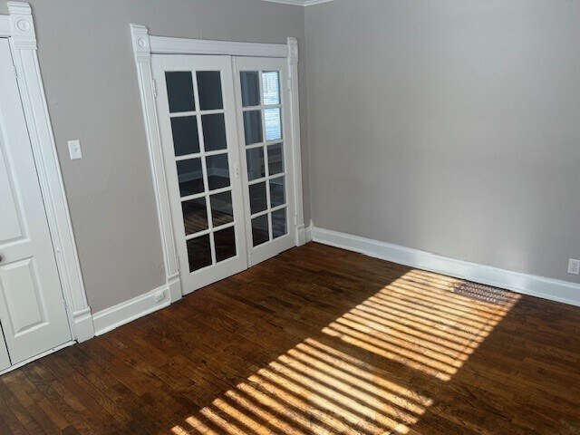 Building Photo - 402 E Elm St