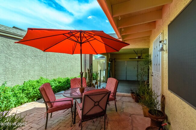 Building Photo - 2549 N Palo Santo Dr