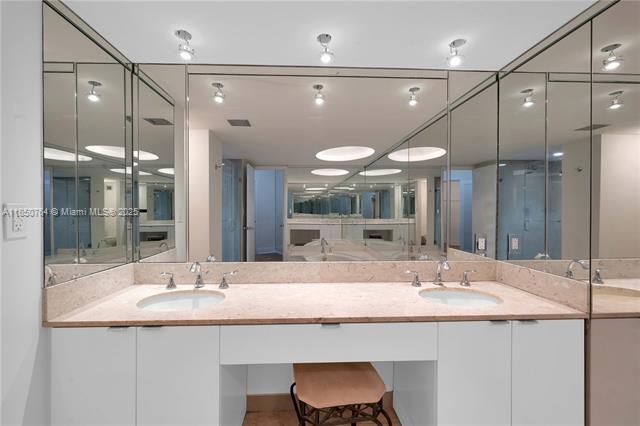 Building Photo - 1111 Crandon Blvd