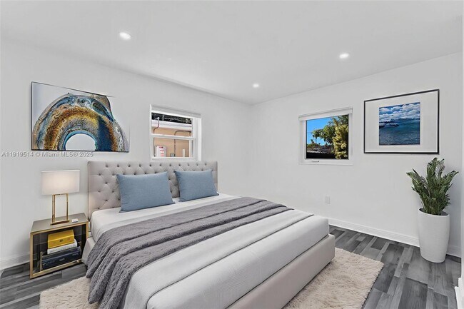 Building Photo - 4917 SW 43rd Terrace