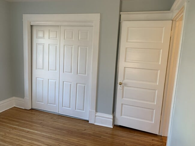 Building Photo - 628 37th St