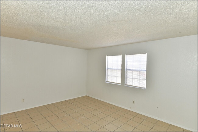 Building Photo - 8933 Kenneth St