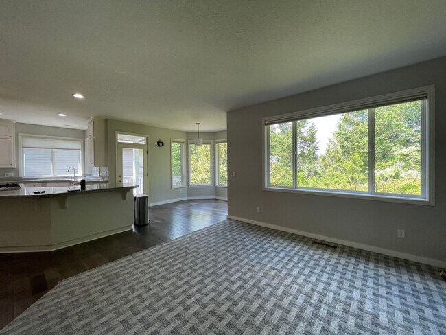 Building Photo - Custom Traditional Home in Montreux Neighborhood 3Bd/2Ba Home with 3 Car Garage!! Close to Cedar ...