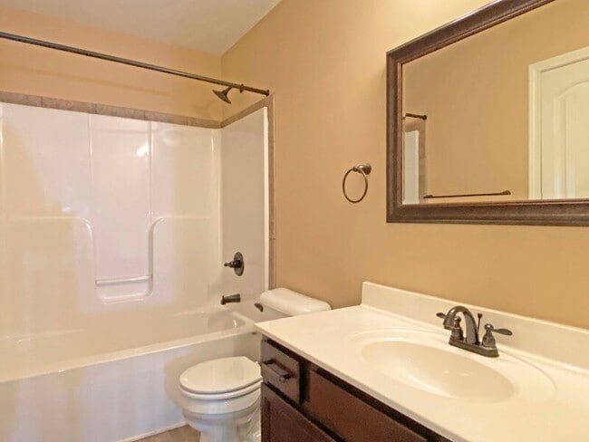 Building Photo - 967 Harding Dr