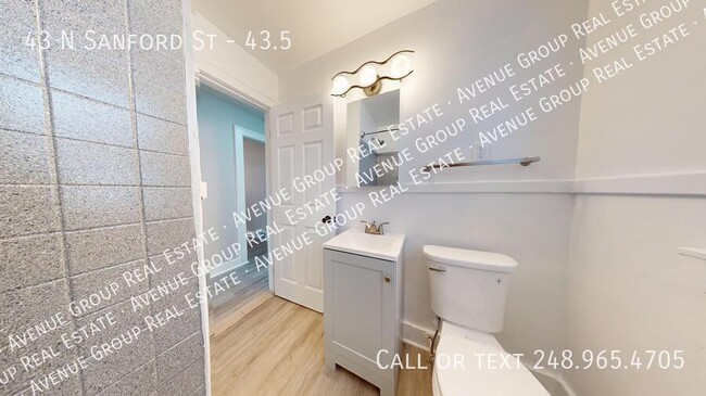 Building Photo - 43 N Sanford St