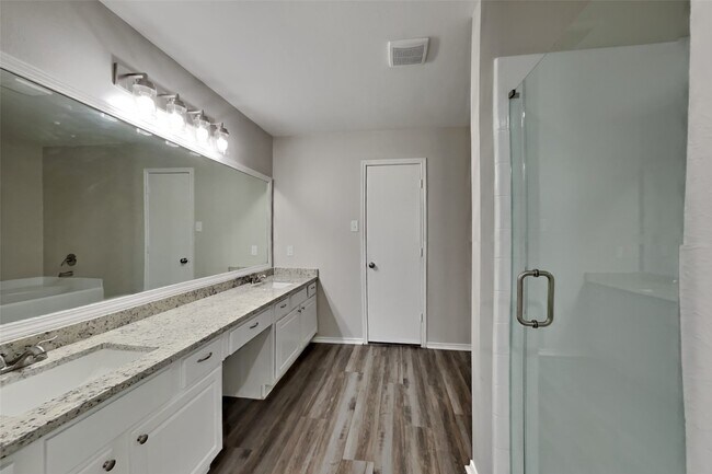 Building Photo - 1806 Usher Ct