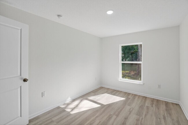 Building Photo - 209 Orange Ave