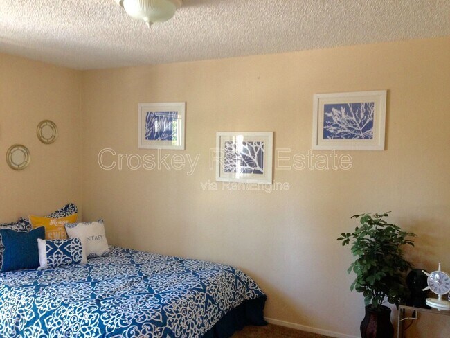 Building Photo - 1250 Escobar St