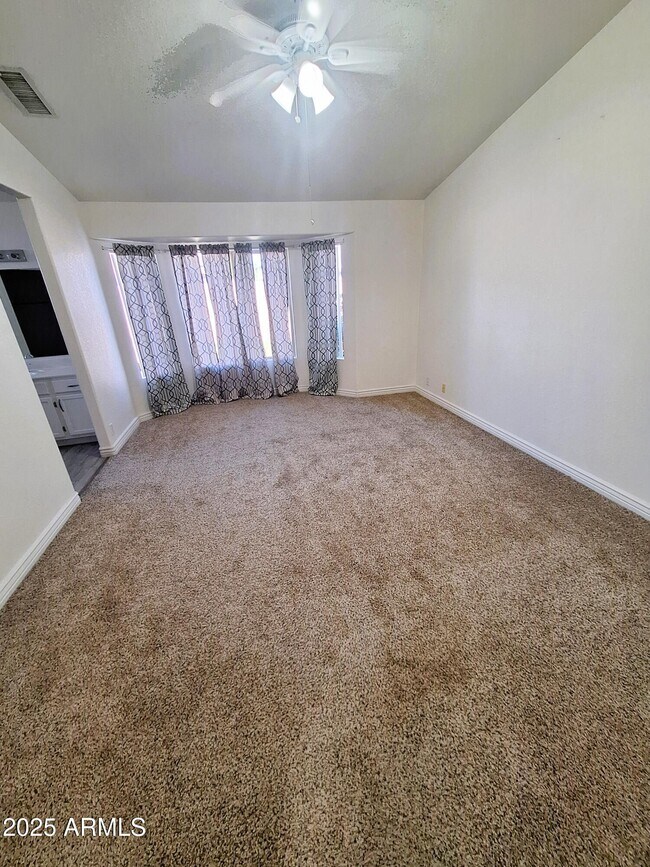 Building Photo - 8512 W Tuckey Ln