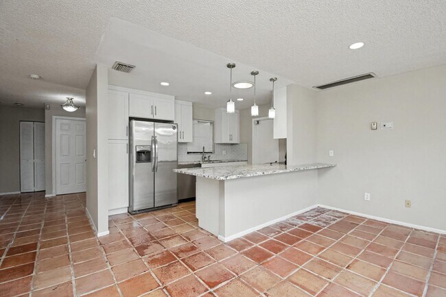 Building Photo - 7407 Silver Woods Ct