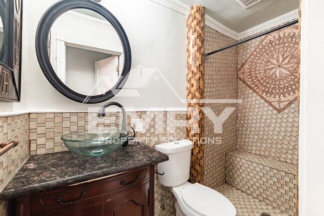 Building Photo - 3652 Platt Ave