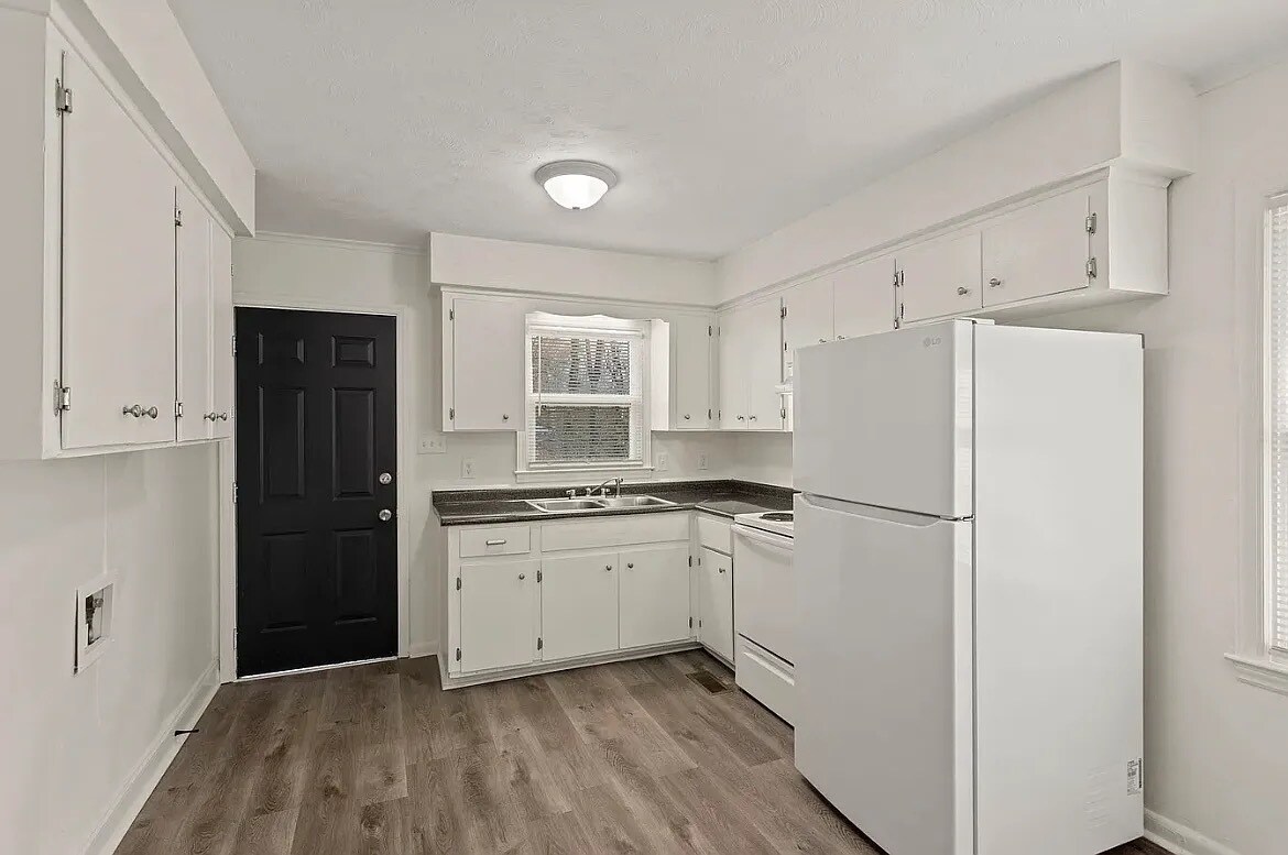 Building Photo - 407 Yardley Ct