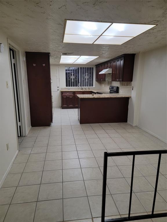Building Photo - 6417 S Briar Bayou Dr