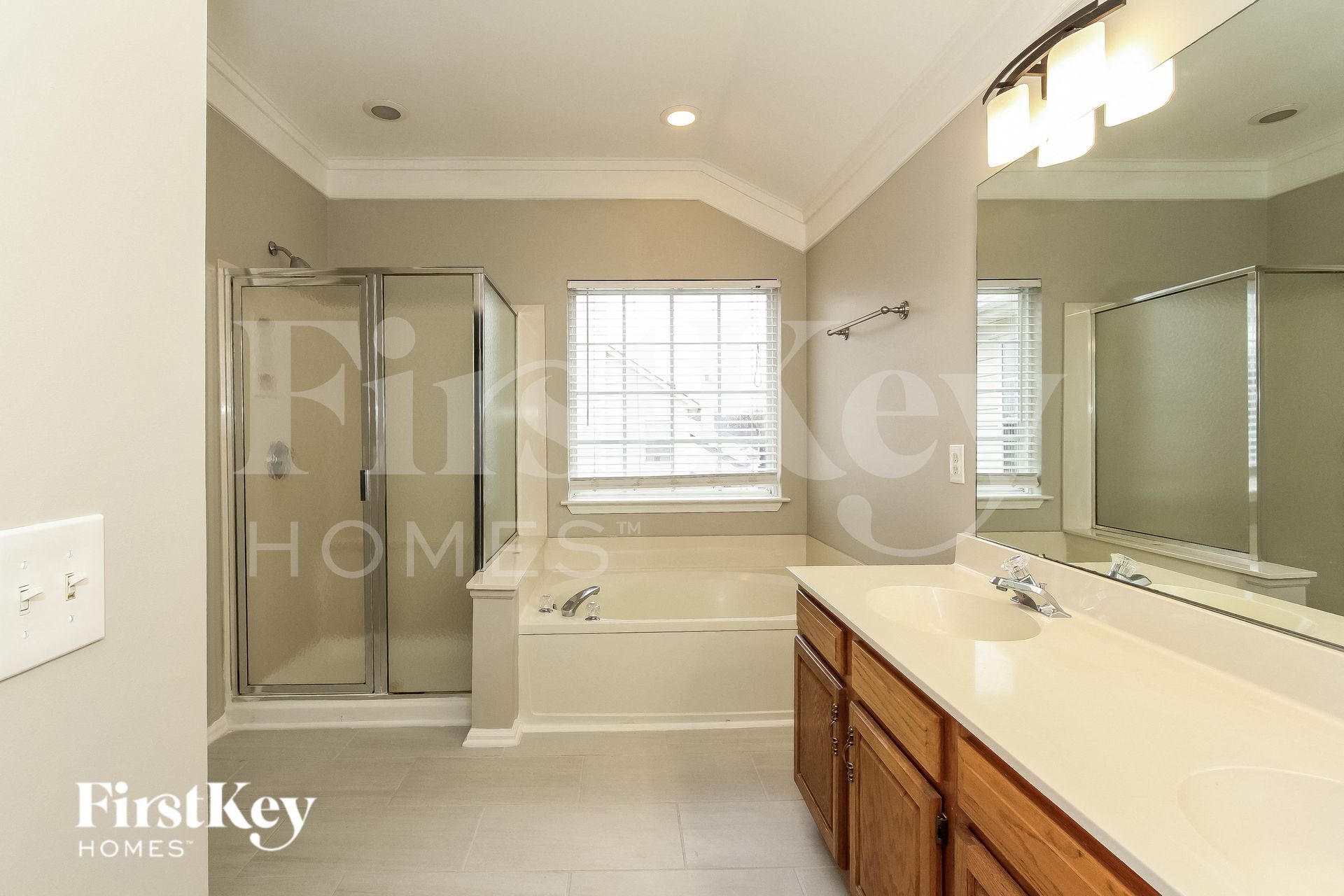 Building Photo - 11208 Ridge Oak Dr