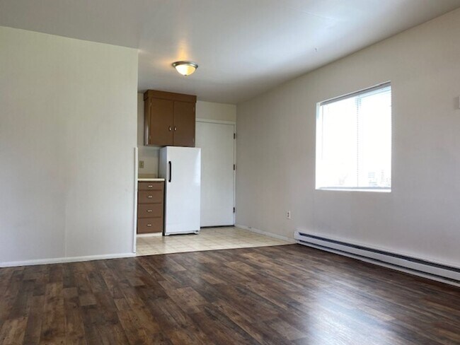 Building Photo - 1407