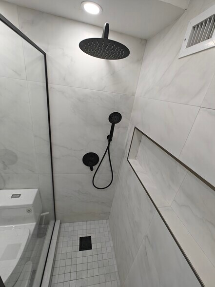 Building Photo - 825 Brickell Bay Dr