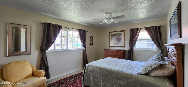 Building Photo - 1260 Island Dr