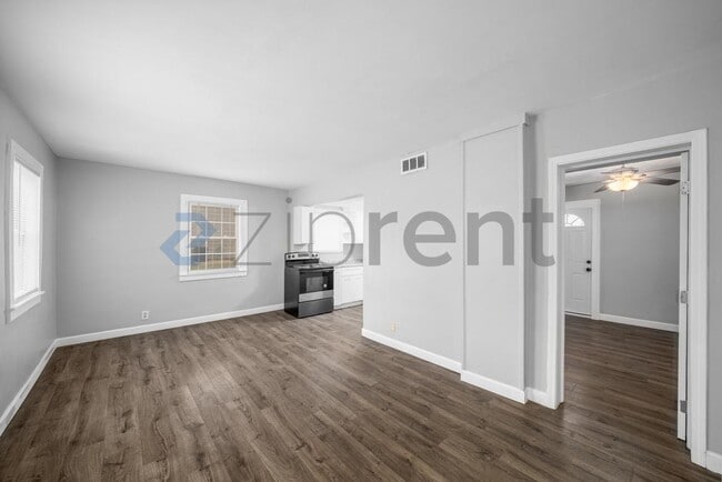 Building Photo - Unit 1