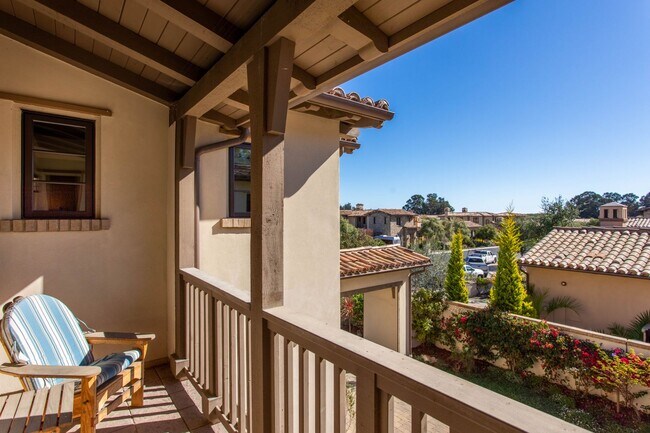 Building Photo - Large 5 bed / 5 bath Tuscan Style Home on ...