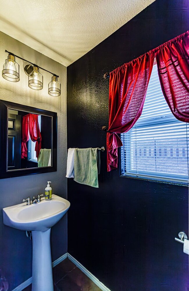 Building Photo - 3 story home