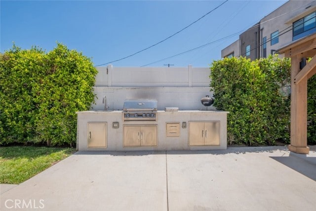 Building Photo - 6437 Longridge Ave