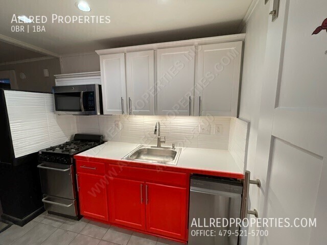 Building Photo - STUDIO APARTMENT WITH ALL UTILITIES PAID A...