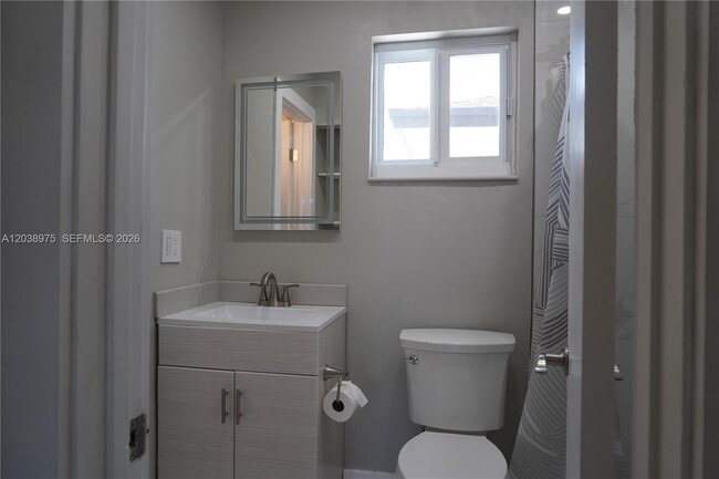 Building Photo - 9132 SW 148th Ct