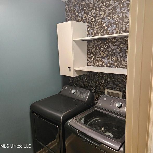 Building Photo - 8349 Regal Bend Dr