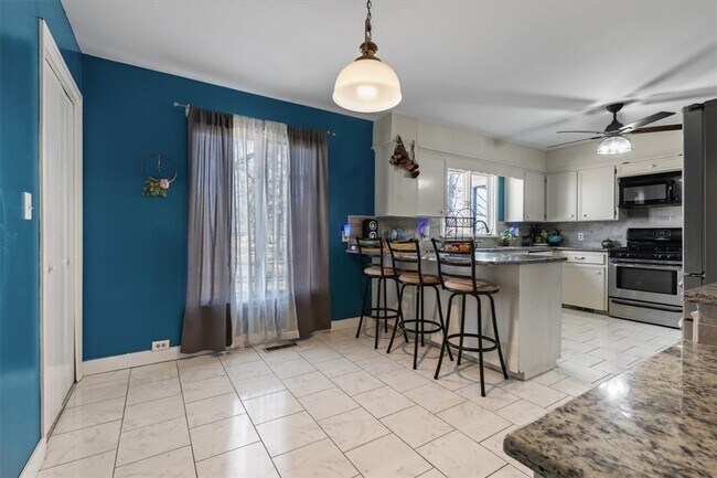 Building Photo - 2002 S 17th St