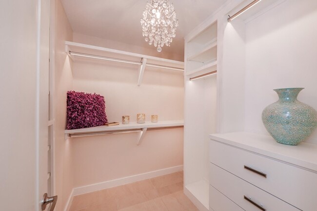 Building Photo - 503 Pine Sisken St