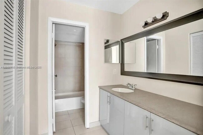 Building Photo - 6361 N Falls Cir Dr