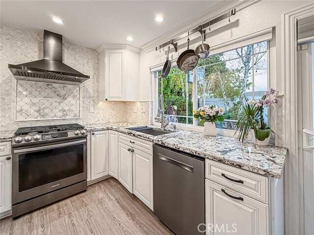 Building Photo - 2685 Velarde Dr