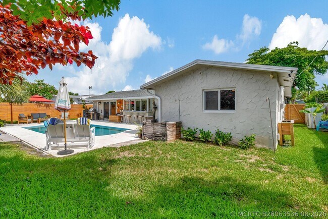 Building Photo - 1066 SW 25th Way
