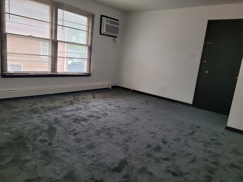 Building Photo - 1920 State St