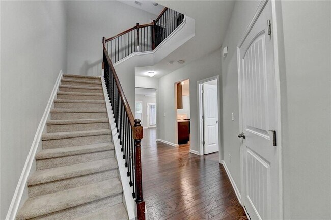 Building Photo - 7325 Heritage Oak Ct