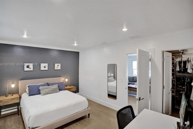 Building Photo - 3320 NE 13th Ave