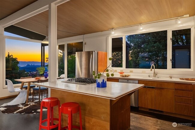 Building Photo - 14407 SE 55th St