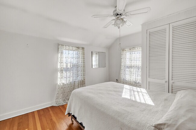 Building Photo - 124 Stiles St