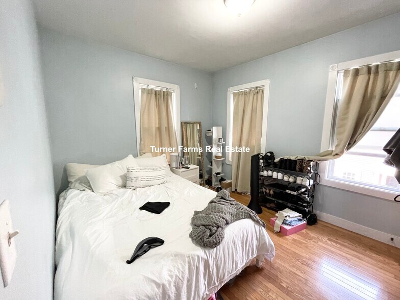 Building Photo - 44 Ward St