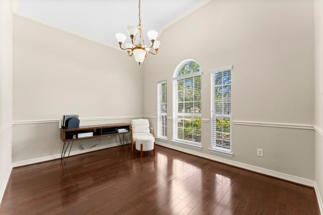 Building Photo - 16131 Woodbend Trail Dr