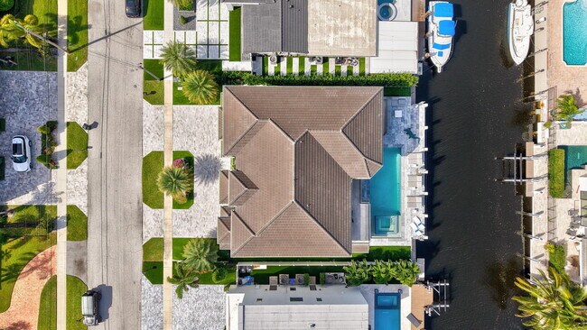 Building Photo - 785 NE 70th St