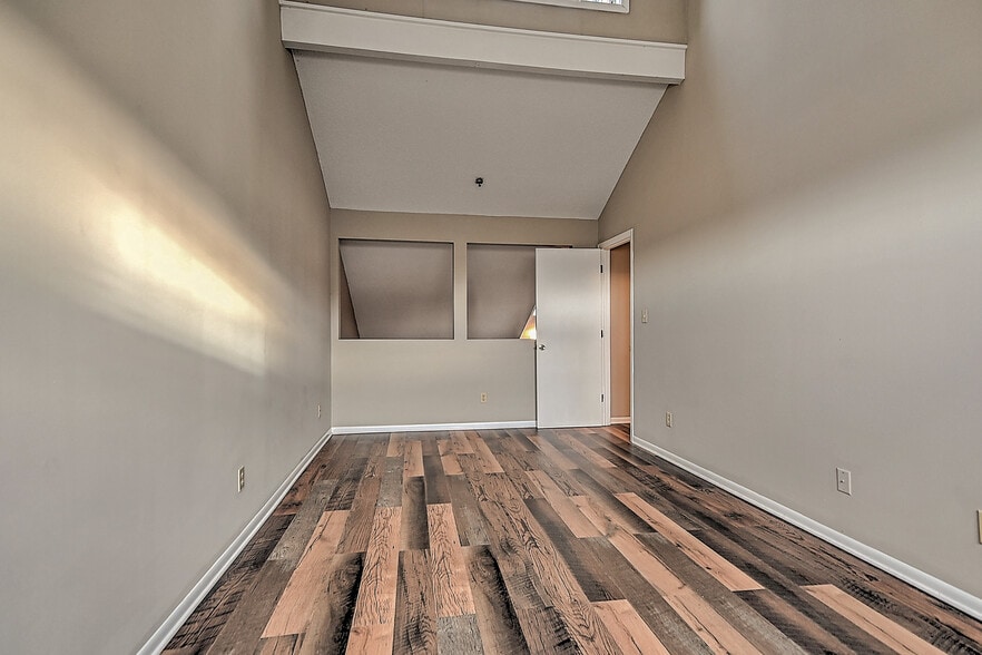 Building Photo - 109 Beechnut St