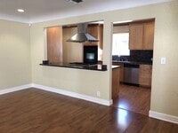 Building Photo - 507 E Cypress St
