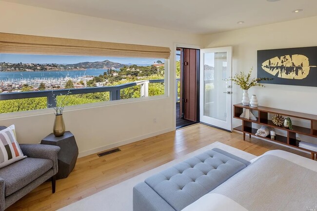 Building Photo - 118 Cazneau Ave