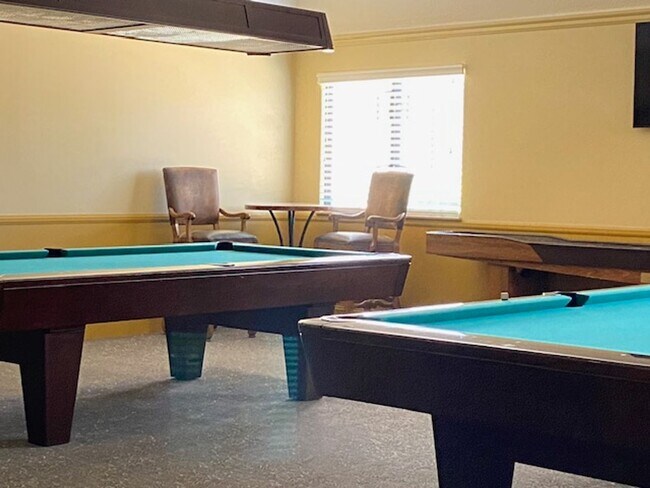 Building Photo - GOLF COURSE VIEW HOME AT THE COLONY - 55 P...