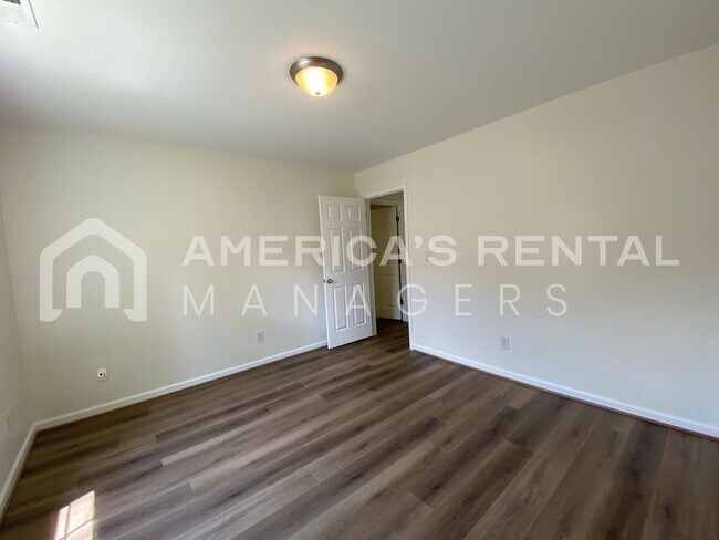 Building Photo - Home For Rent In McCalla, AL!! AVAILABLE NOW!!