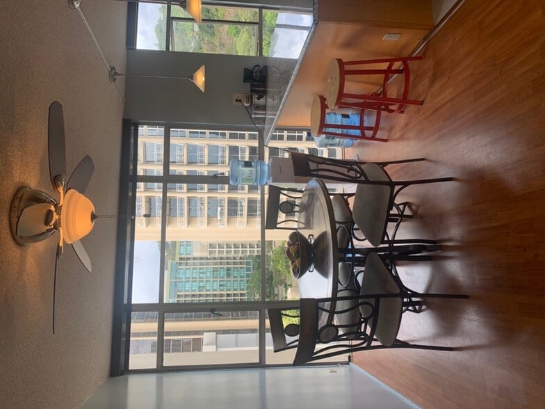 Building Photo - 2033 Nuuanu Ave