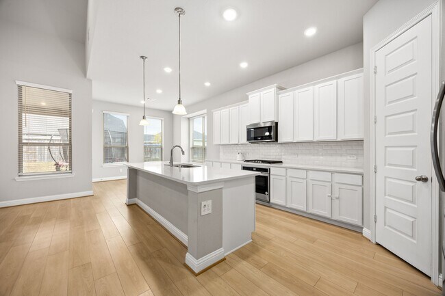 Building Photo - 17535 White Baneberry Dr