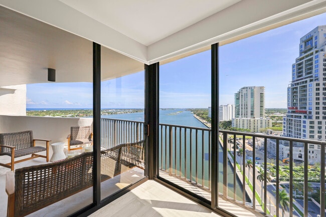 Building Photo - 1200 S Flagler Dr